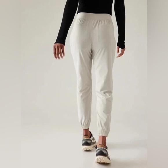 Athleta Brooklyn Heights Jogger in Abalone, Size 10 - Picture 3 of 10
